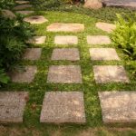 Pedestrian Path-jalan setapak dengan stepping stone persegi empat