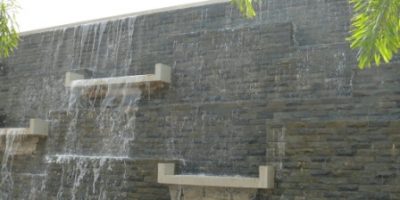seri dinding : dinding air terjun dari batu alam susun