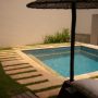 kolam kecil di belakang rumah.