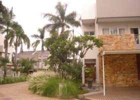 taman hook taman sudut di perumahan.