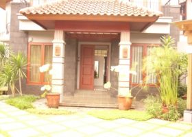 taman mengalir-3 area -taman depan