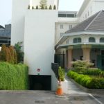 Taman atap (roof garden) dan taman di atas tanah Hotel Sidji, Pekalongan.
