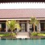 Klasik Kolonial Nan Simetris Premier Resident, Modern Land Tangerang.