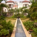 Lansekap Modern Tropis Gading Park View, Jakarta Utara.