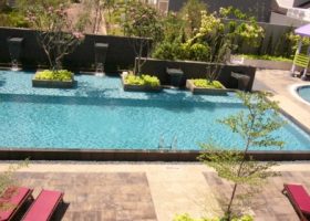 kolam renang club house provence.