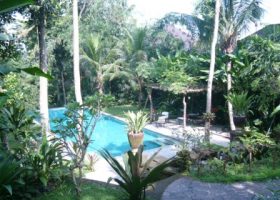 kolam renang taman bebek made wijaya Bali.